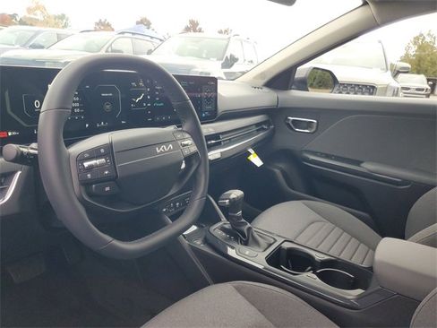 New 2025 Kia K4 EX image 12