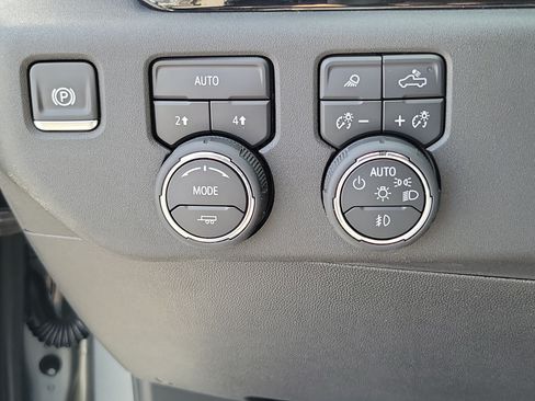 Used 2025 Chevrolet Silverado 1500 RST w/ Convenience Package II AWD/4WD image 18