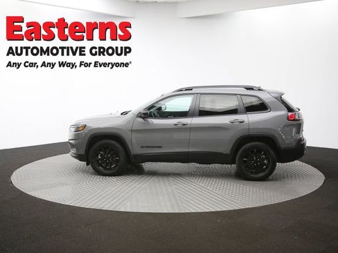 Used 2023 Jeep Cherokee Altitude Lux image 60