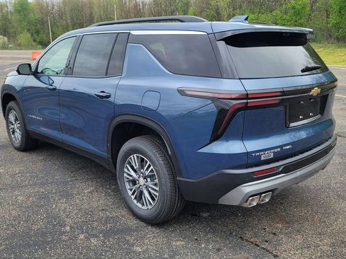 New 2026 Chevrolet Traverse LT w/ Driver Confidence Package AWD/4WD image 9