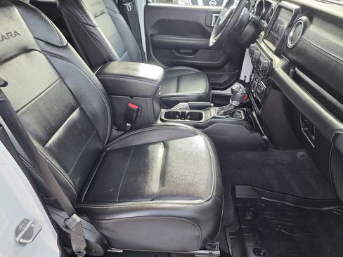 Used 2021 Jeep Wrangler Unlimited Sahara image 15