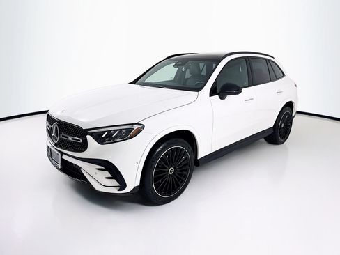 Used 2025 Mercedes-Benz GLC 300 image 3