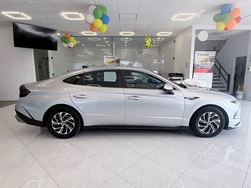 Used 2026 Hyundai Sonata Blue FWD image 5