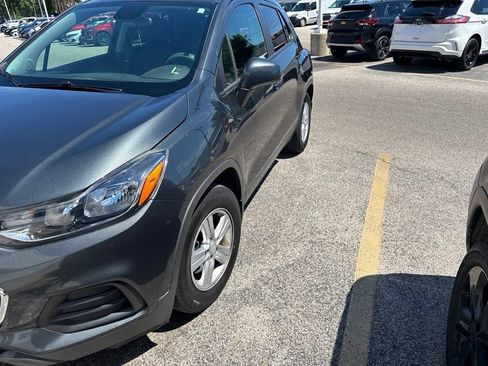 Used 2019 Chevrolet Trax LS w/ Tint and Cruise Package FWD image 7