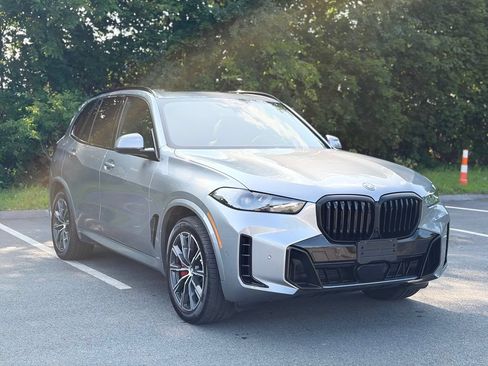 Used 2026 BMW X5 xDrive50e w/ M Sport Package AWD/4WD image 8
