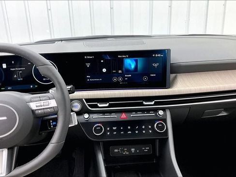 Used 2025 Hyundai Sonata Limited FWD image 7