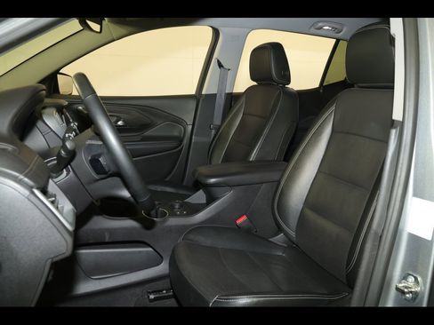 Used 2024 GMC Terrain SLT image 22