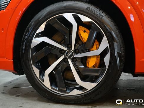 Used 2022 Audi e-tron Premium Plus w/ Premium Plus Package image 8