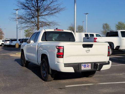 Used 2025 Nissan Frontier SV RWD image 4