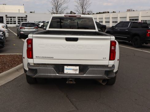 Used 2024 Chevrolet Silverado 3500 LT image 9
