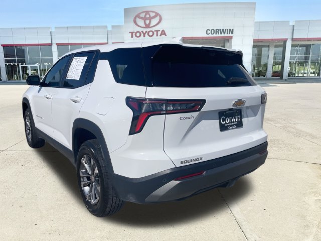 Used 2025 Chevrolet Equinox LT w/ Safety and Technology Package FWD image 3