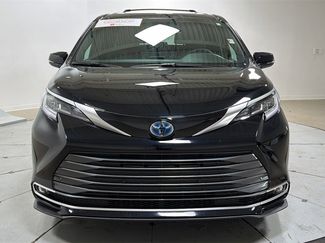 Certified 2025 Toyota Sienna Limited video 2