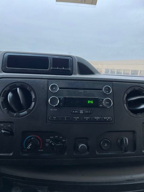 Used 2012 Ford E-150 and Econoline 150 RWD image 7