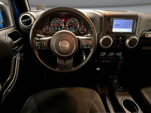 Used 2016 Jeep Wrangler Unlimited Rubicon AWD/4WD image 8