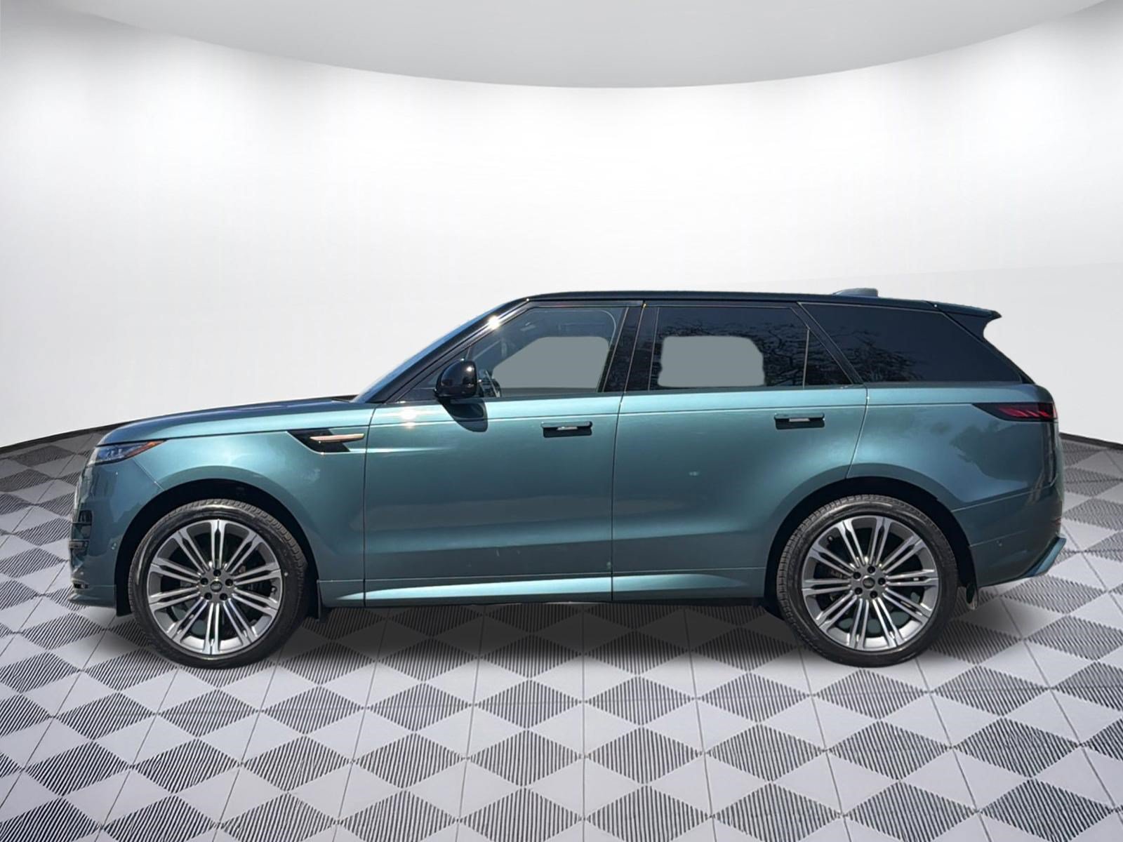 Used 2023 Land Rover Range Rover Sport SE Dynamic AWD/4WD image 2