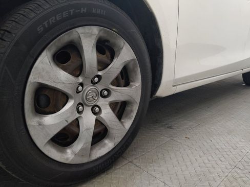 Used 2013 MAZDA MAZDA3 i Sport image 31