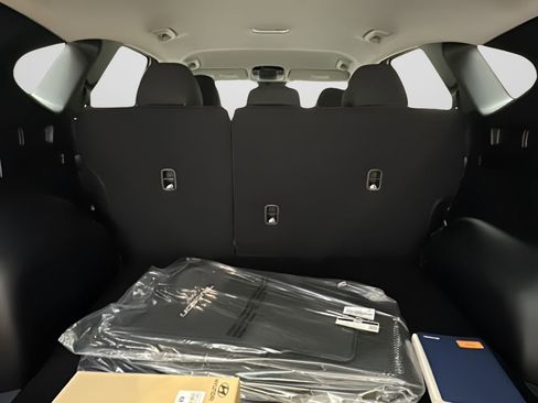 New 2026 Hyundai Tucson SE image 17