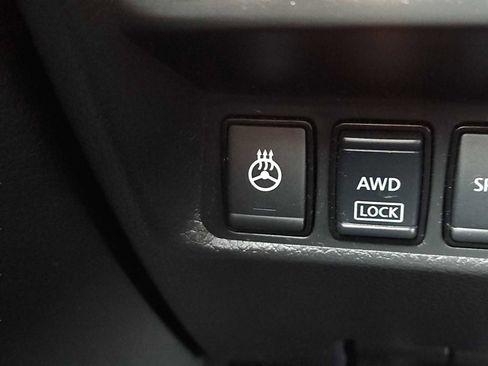 Used 2017 Nissan Rogue SL image 22