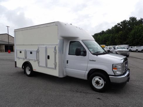 Used 2023 Ford E-350 and Econoline 350 Super Duty w/ Power Windows & Locks Group RWD image 10