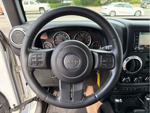 Used 2015 Jeep Wrangler Unlimited Sahara w/ Dual Top Group AWD/4WD image 14