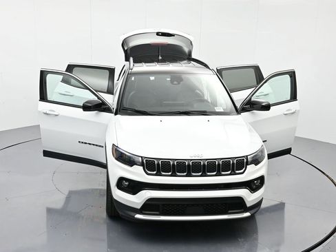 Used 2024 Jeep Compass Limited image 46