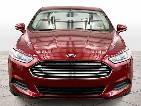 Used 2015 Ford Fusion SE image 4