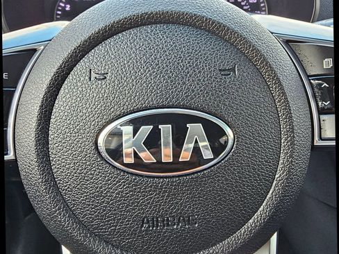 Used 2020 Kia Optima SE FWD image 16