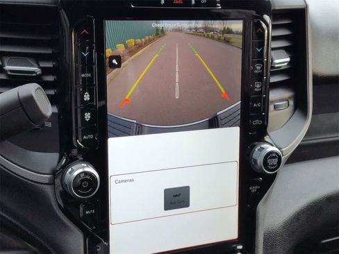 Used 2024 RAM 2500 Tradesman w/ Chrome Appearance Group image 29