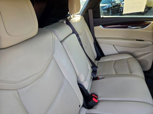 Used 2017 Cadillac XT5 Luxury image 64