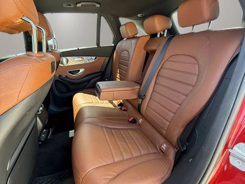 Used 2018 Mercedes-Benz GLC 300 4MATIC image 11