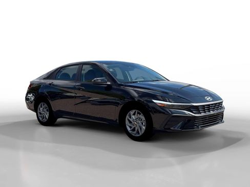 New 2026 Hyundai Elantra Blue image 10