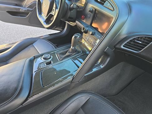 Used 2016 Chevrolet Corvette Z06 w/ 3LZ Preferred Equipment Group image 17