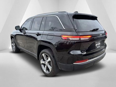 Used 2023 Jeep Grand Cherokee Limited w/ Luxury Tech Group II image 5