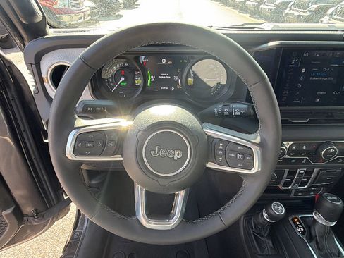 Used 2025 Jeep Wrangler Backcountry AWD/4WD image 26