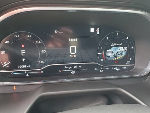 Used 2022 GMC Yukon SLT w/ SLT Luxury Package AWD/4WD image 7