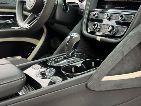 Used 2021 Bentley Bentayga Speed AWD/4WD image 41