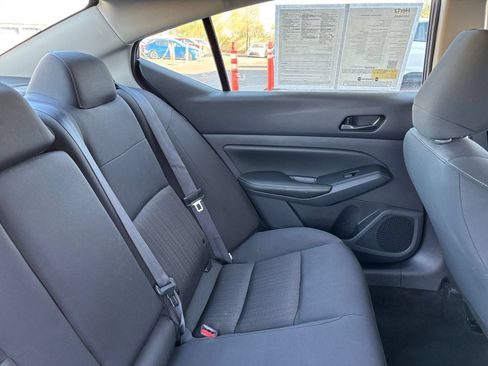 Used 2025 Nissan Altima 2.5 SV FWD image 37