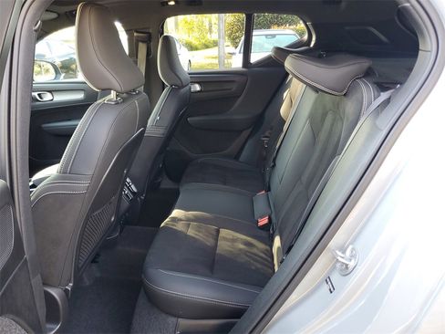 Certified 2025 Volvo XC40 B5 Plus image 11