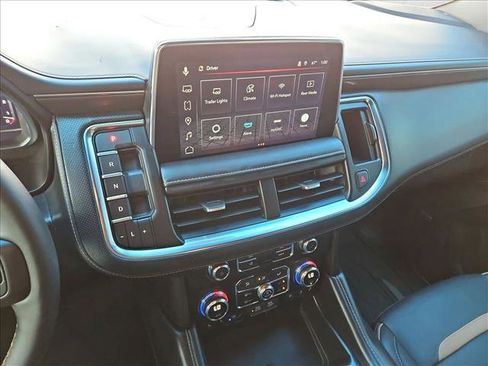 Used 2024 GMC Yukon XL AT4 w/ Technology Package image 15