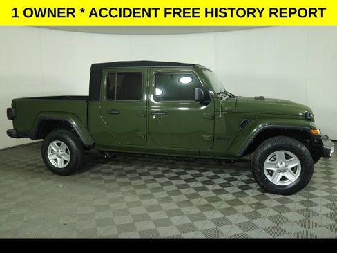 Used 2022 Jeep Gladiator Sport AWD/4WD image 2