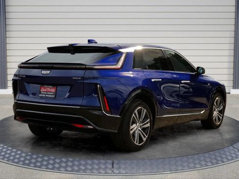 Used 2024 Cadillac Lyriq Luxury RWD image 7