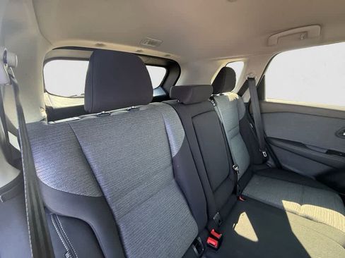 Used 2023 Nissan Rogue SV image 13