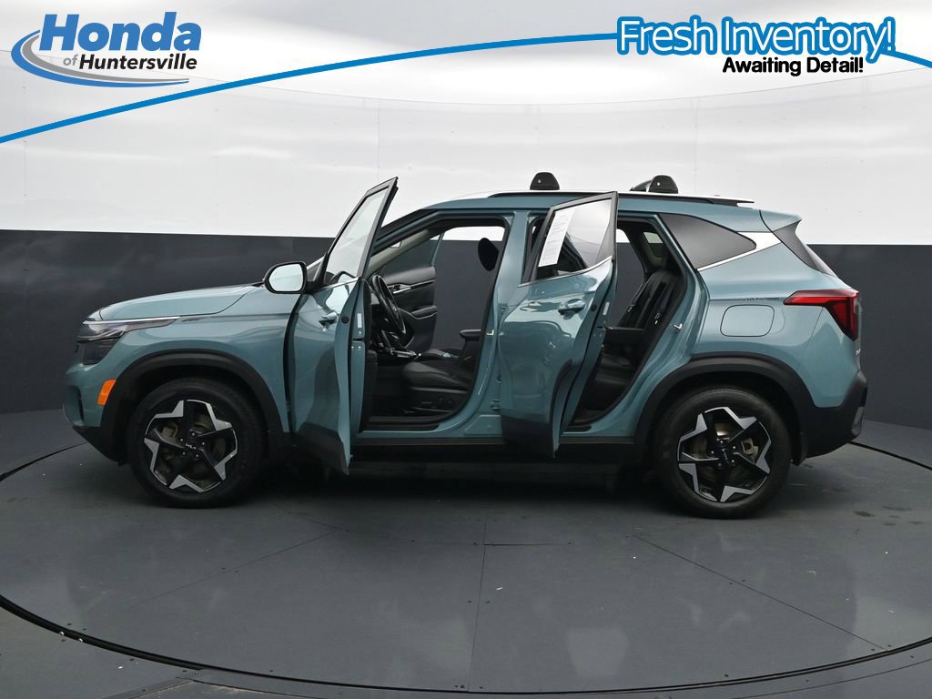 Used 2025 Kia Seltos EX AWD/4WD image 44