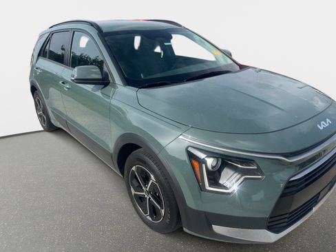 Certified 2023 Kia Niro EX FWD image 3