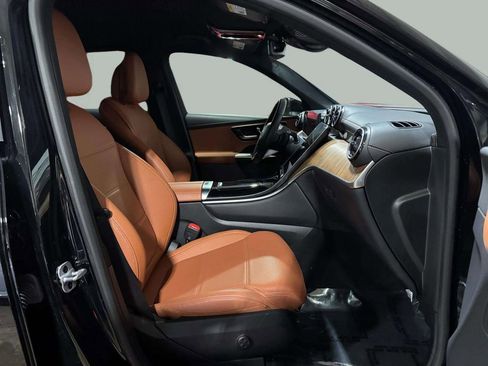 Used 2024 Mercedes-Benz GLC 300 GLC 300 image 23