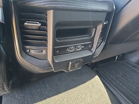 Used 2020 RAM 2500 Limited AWD/4WD image 11