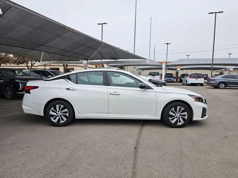 Used 2024 Nissan Altima 2.5 S image 5