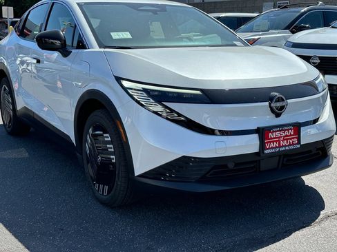 New 2026 Nissan Leaf w/ Illuminated Package FWD image 31
