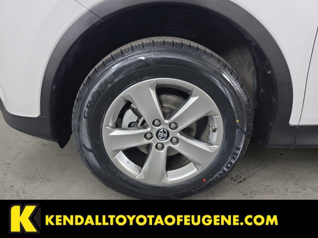 Used 2015 Toyota RAV4 XLE AWD/4WD image 9