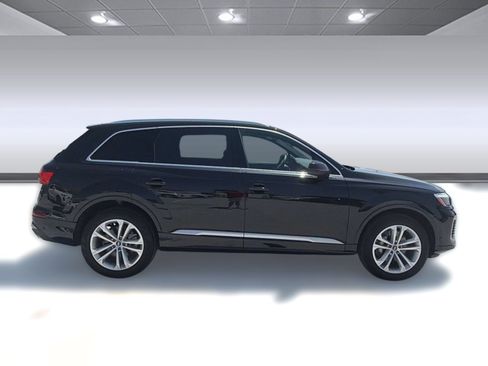 Certified 2025 Audi Q7 2.0T Premium AWD/4WD image 8
